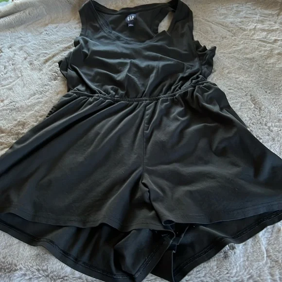 Gap Racerback Cutout Shorts Romper - Picture 1 of 4